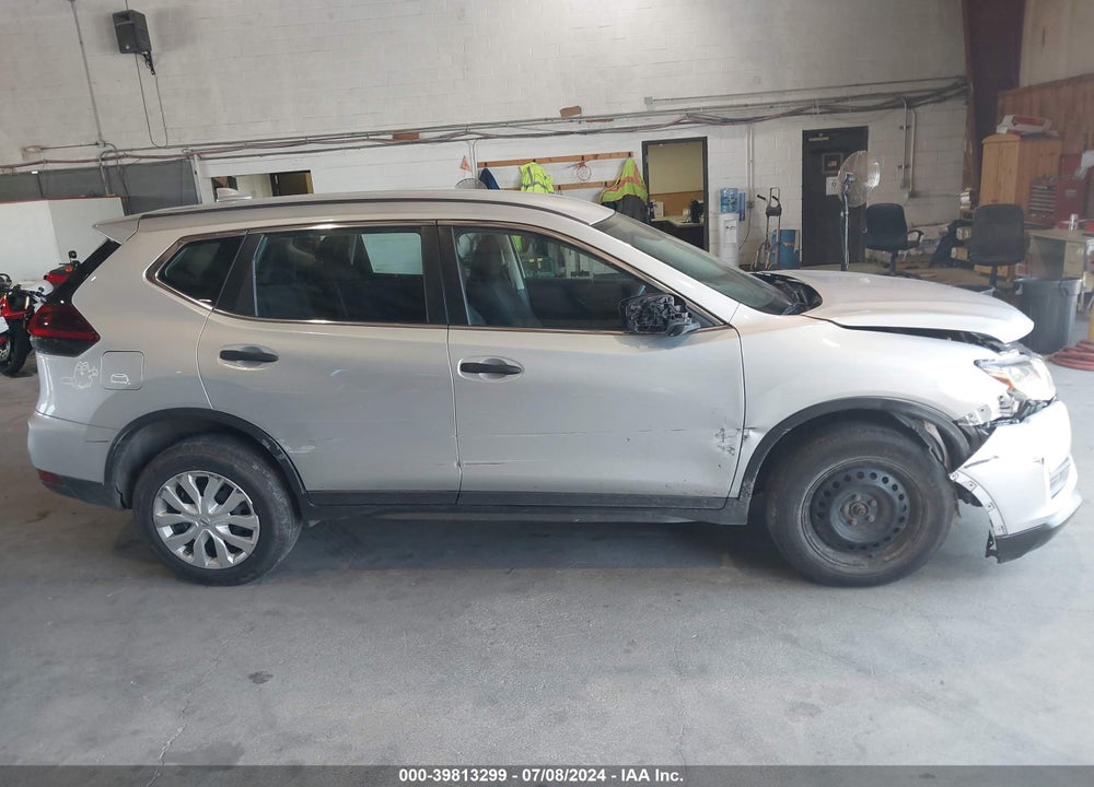 2019 NISSAN ROGUE S VIN: 5N1AT2MV1KC816676