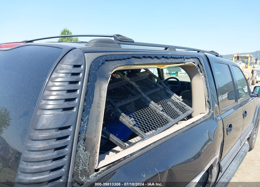 2002 CHEVROLET SUBURBAN 1500 LT VIN: 3GNFK16Z22G257120