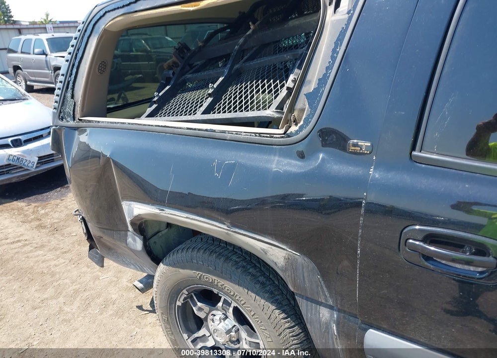 2002 CHEVROLET SUBURBAN 1500 LT VIN: 3GNFK16Z22G257120
