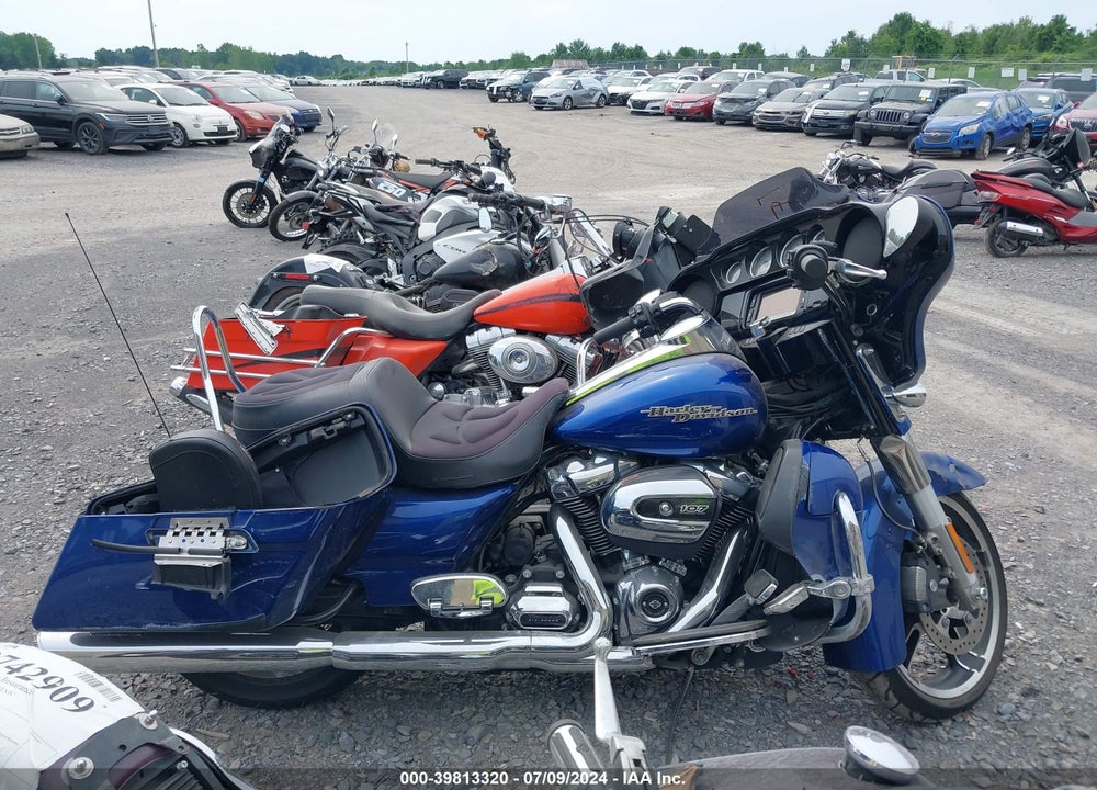 2017 HARLEY-DAVIDSON FLHXS STREET GLIDE SPECIAL VIN: 1HD1KRC1XHB622823