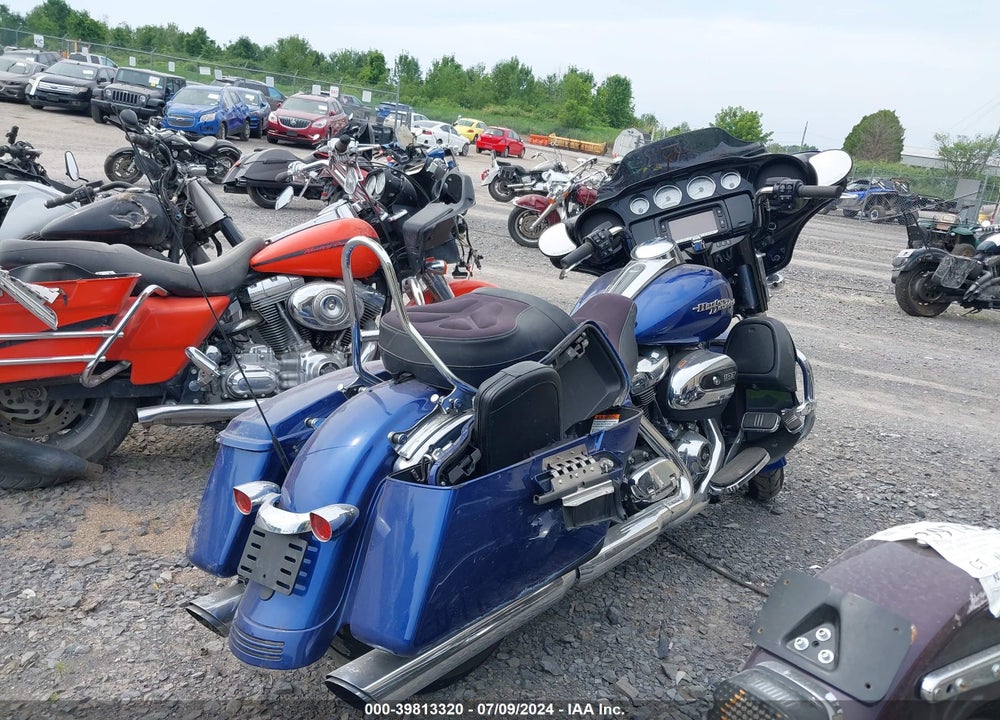 2017 HARLEY-DAVIDSON FLHXS STREET GLIDE SPECIAL VIN: 1HD1KRC1XHB622823