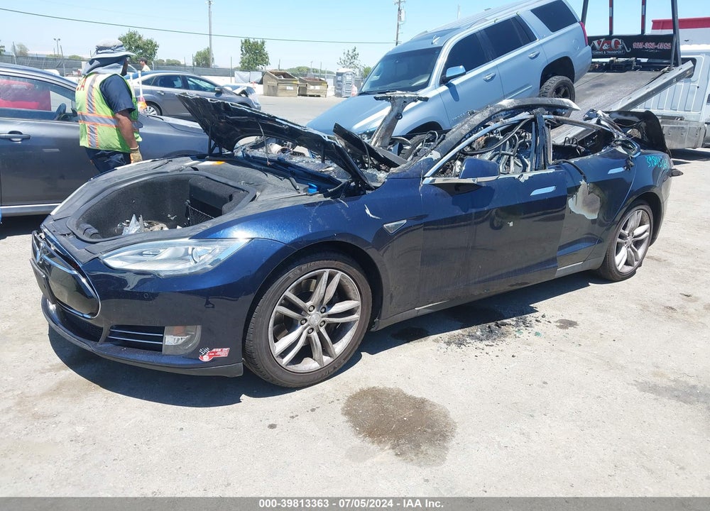 2013 TESLA MODEL S VIN: 5YJSA1DN7DFP27211