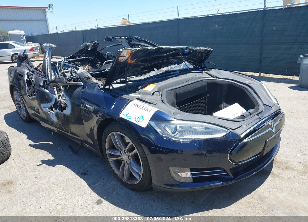 2013 TESLA MODEL S VIN: 5YJSA1DN7DFP27211