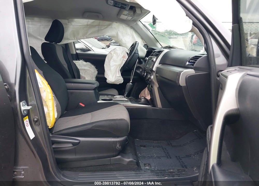 2019 TOYOTA 4RUNNER SR5 VIN: JTEBU5JR4K5667470