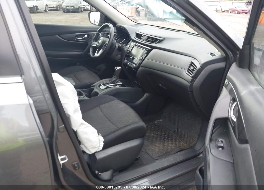 2018 NISSAN ROGUE SV VIN: 5N1AT2MV3JC817679