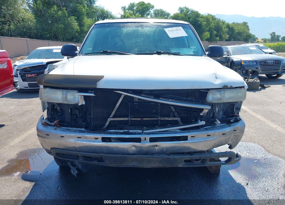 2002 CHEVROLET TAHOE LS VIN: 1GNEK13Z72R206955
