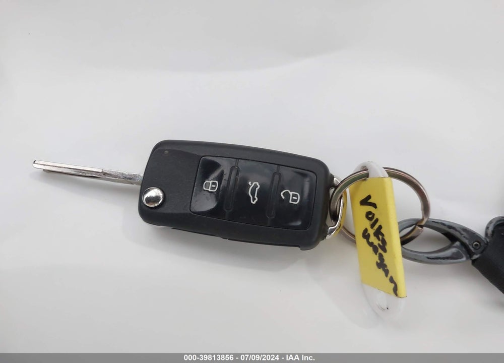 2011 VOLKSWAGEN JETTA 2.0L TDI VIN: 3VWLL7AJ4BM109840