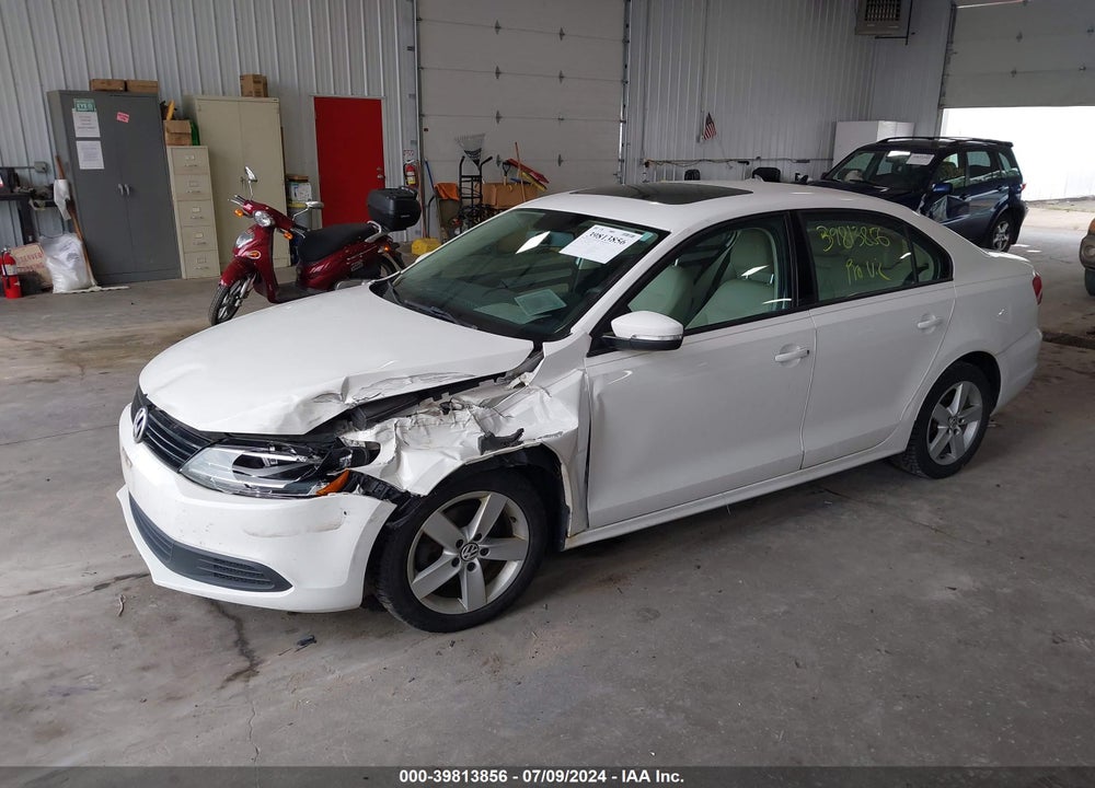 2011 VOLKSWAGEN JETTA 2.0L TDI VIN: 3VWLL7AJ4BM109840