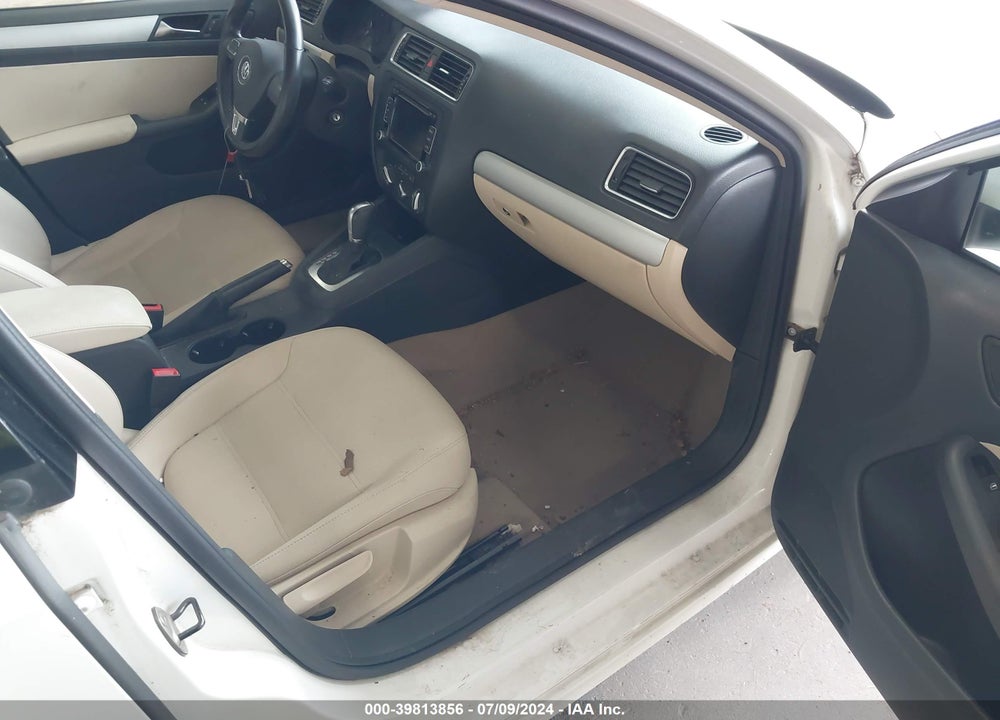 2011 VOLKSWAGEN JETTA 2.0L TDI VIN: 3VWLL7AJ4BM109840