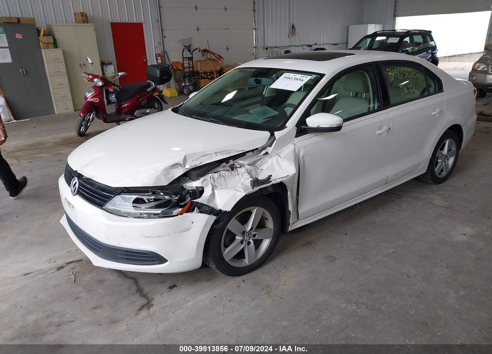 2011 VOLKSWAGEN JETTA 2.0L TDI VIN: 3VWLL7AJ4BM109840