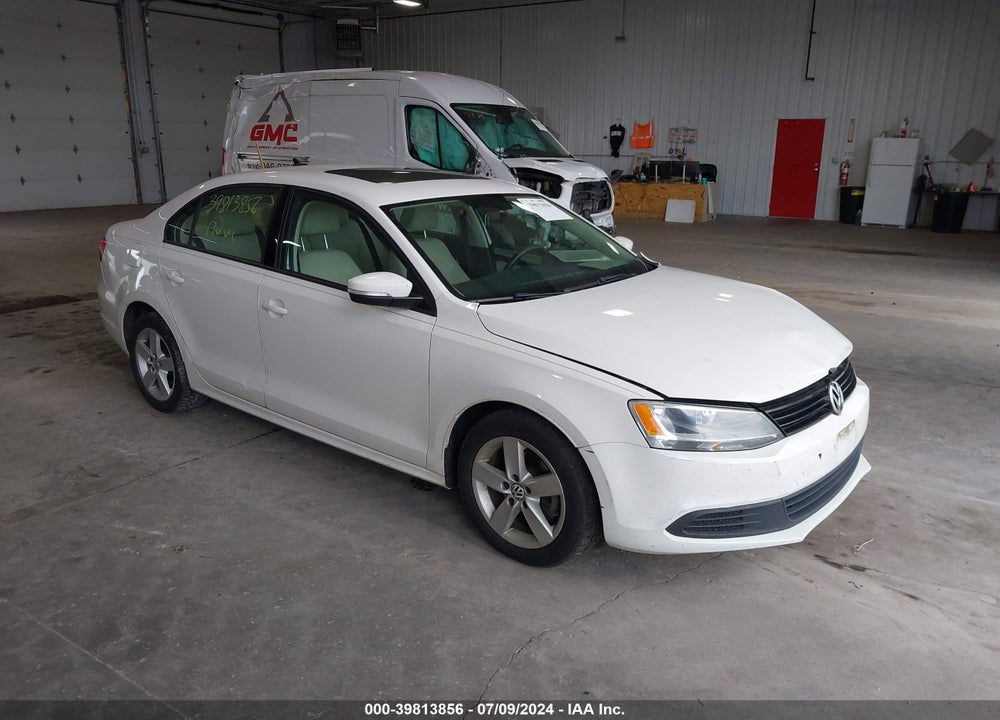 2011 VOLKSWAGEN JETTA 2.0L TDI VIN: 3VWLL7AJ4BM109840