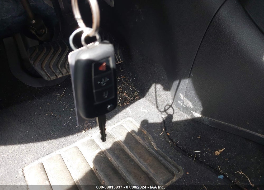 2018 NISSAN ROGUE S VIN: JN8AT2MT2JW469038