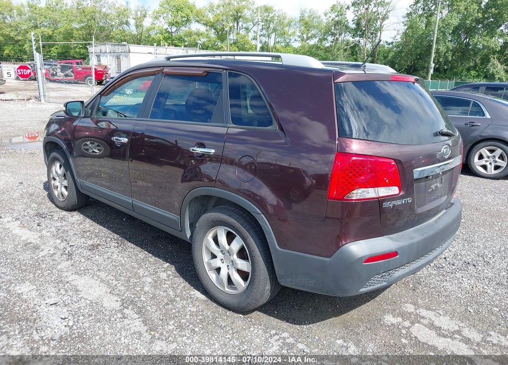 2011 KIA SORENTO LX VIN: 5XYKT3A17BG132212