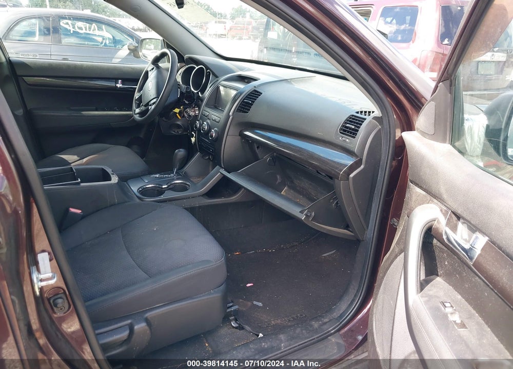 2011 KIA SORENTO LX VIN: 5XYKT3A17BG132212