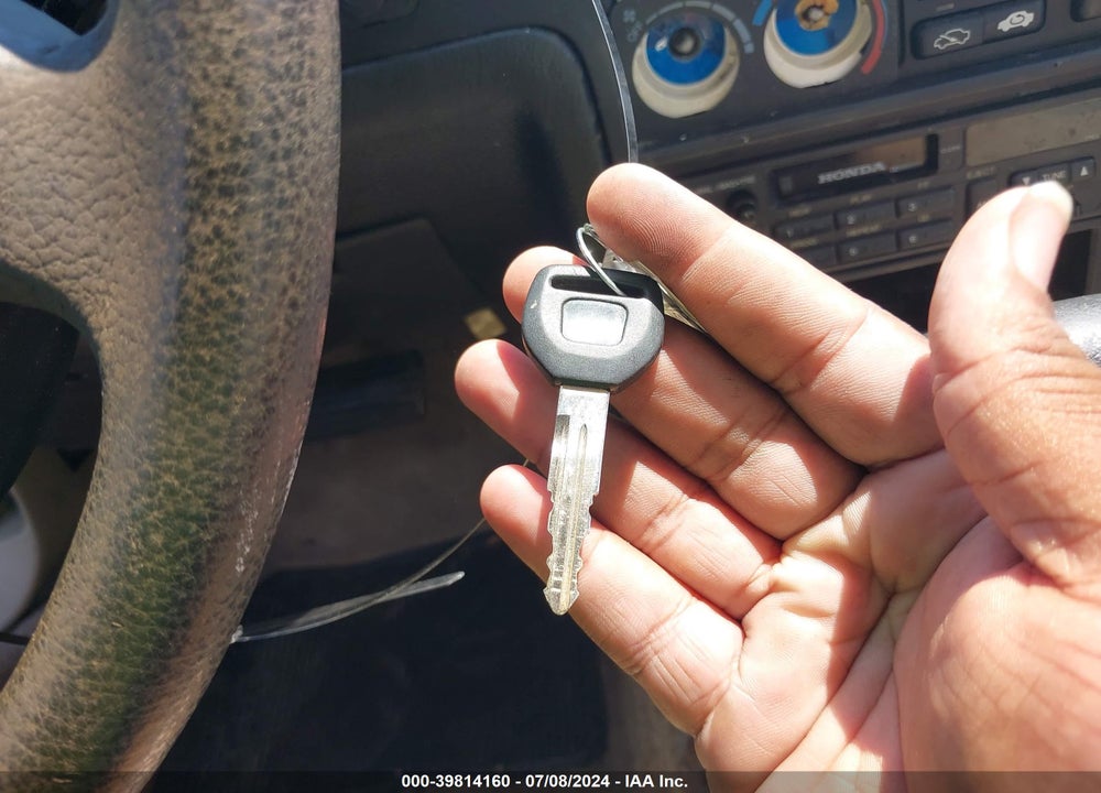 1993 HONDA ACCORD LX VIN: 1HGCB7656PA142409