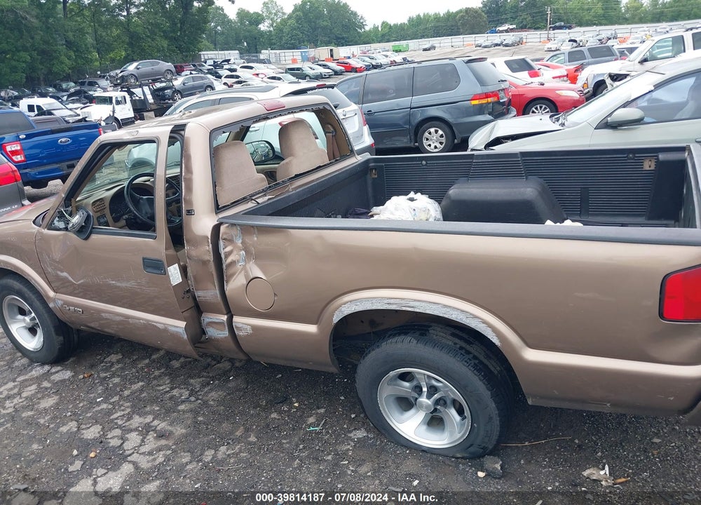 2002 CHEVROLET S-10 LS VIN: 1GCCS14WX28168468