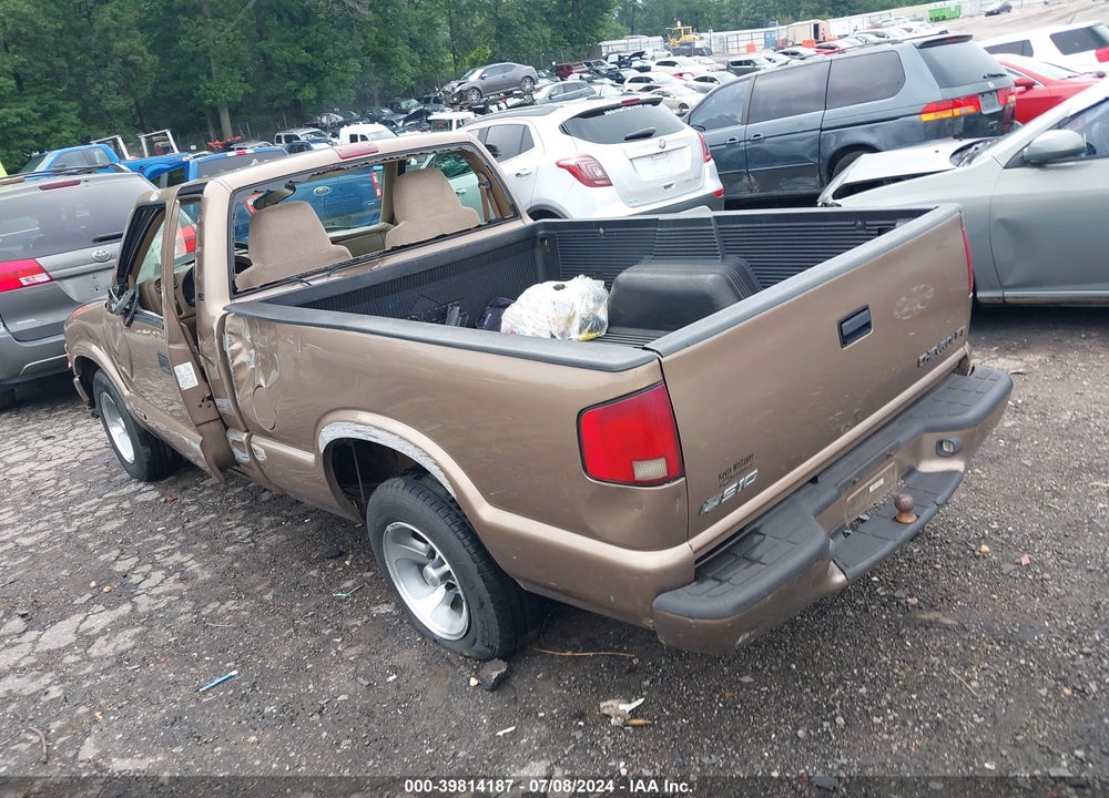 2002 CHEVROLET S-10 LS VIN: 1GCCS14WX28168468