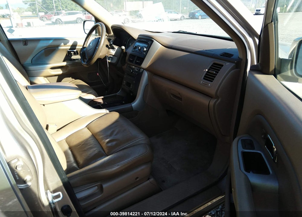 2007 HONDA PILOT EX-L VIN: 5FNYF186X7B007582