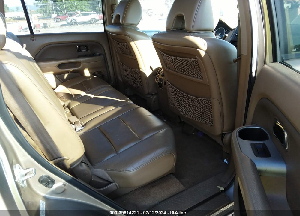 2007 HONDA PILOT EX-L VIN: 5FNYF186X7B007582