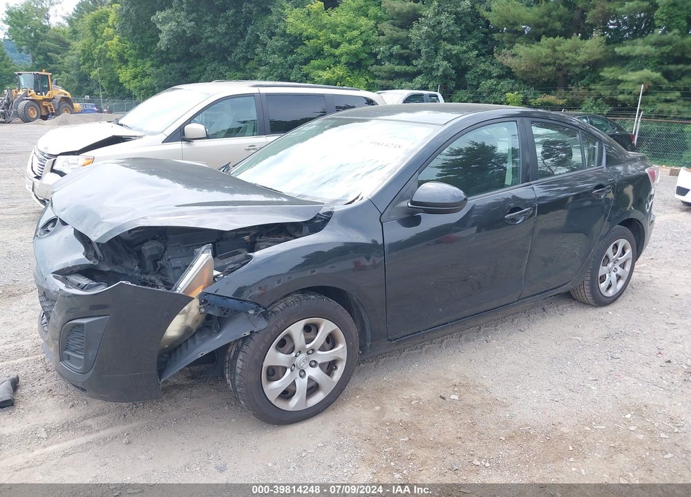 2011 MAZDA 3 I SPORT VIN: JM1BL1UGXB1462429