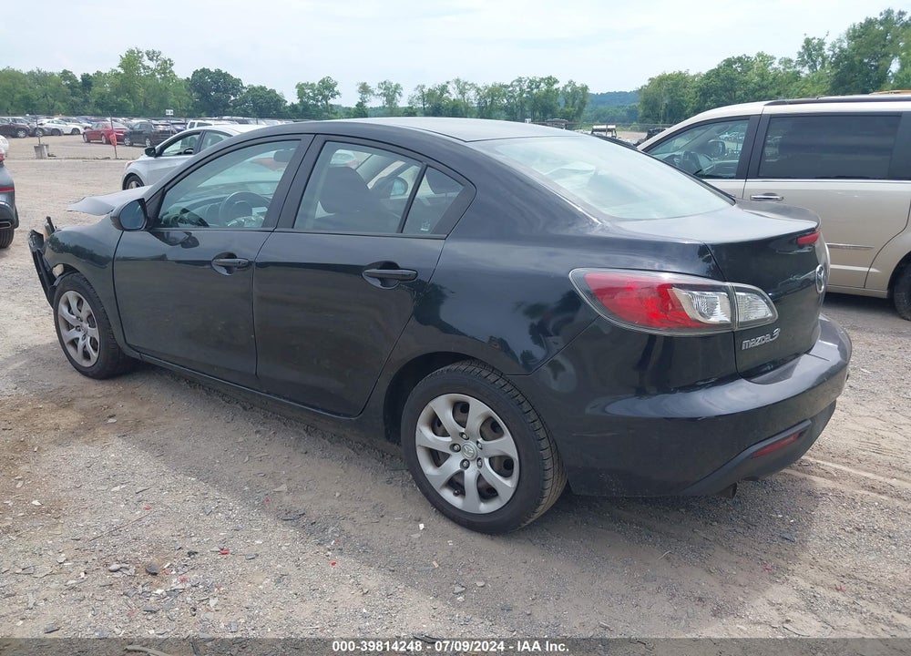 2011 MAZDA 3 I SPORT VIN: JM1BL1UGXB1462429