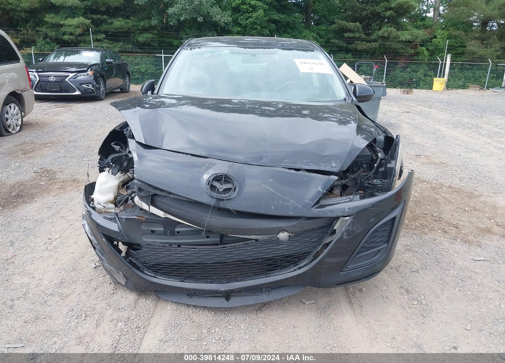 2011 MAZDA 3 I SPORT VIN: JM1BL1UGXB1462429