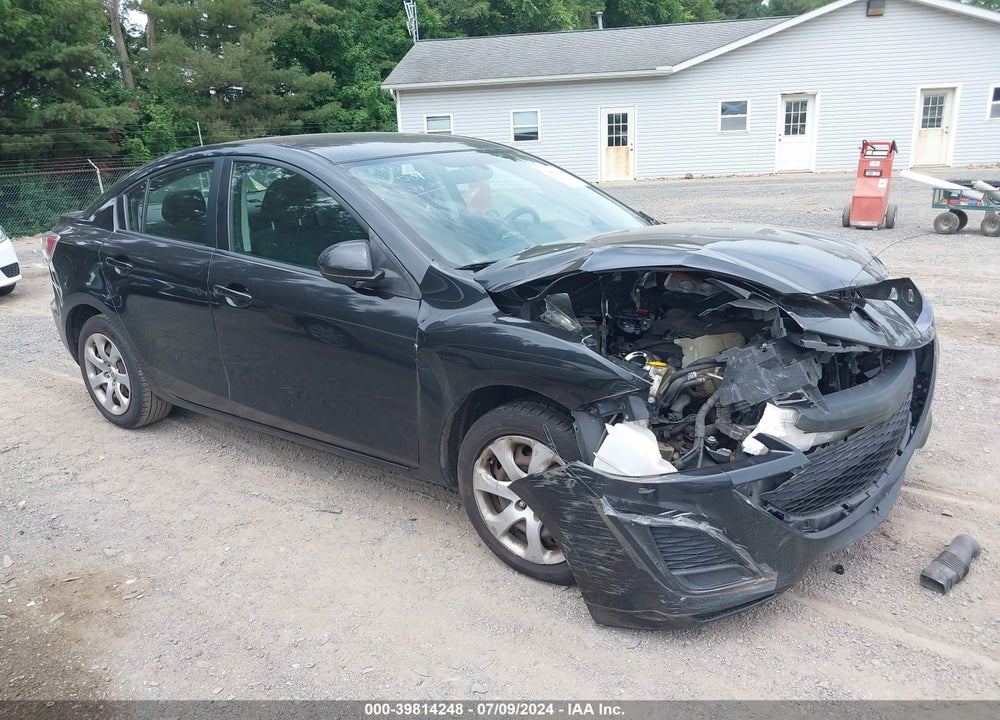 2011 MAZDA 3 I SPORT VIN: JM1BL1UGXB1462429