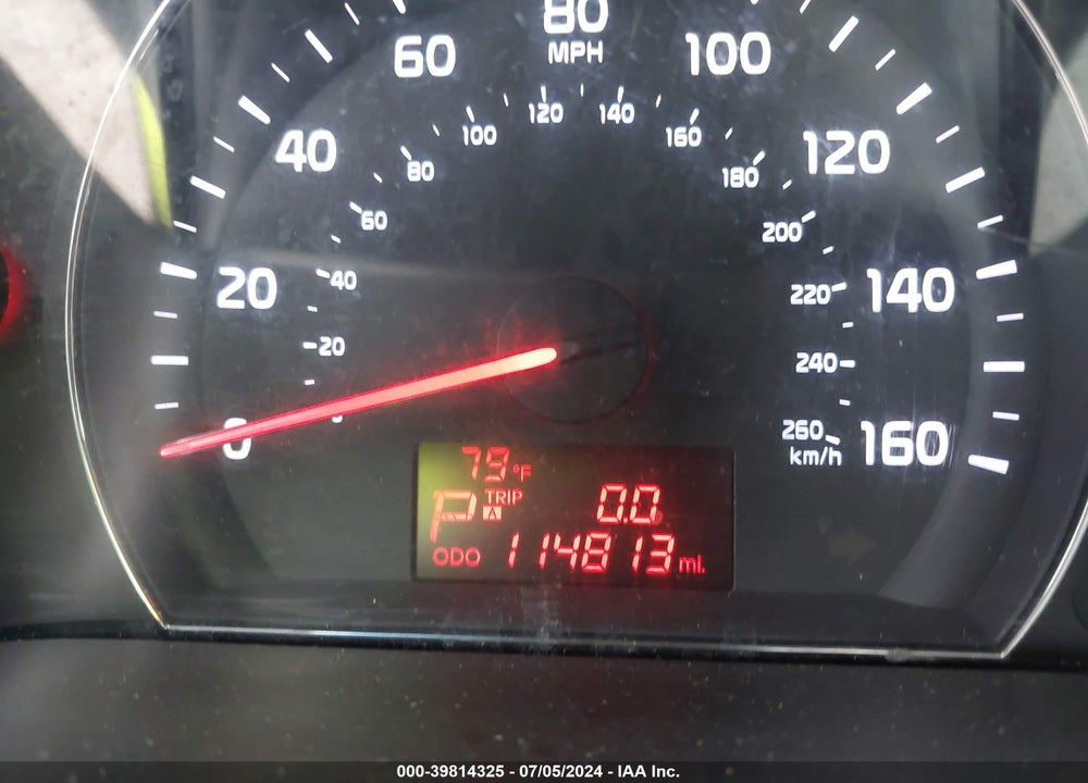 2015 KIA SORENTO LX VIN: 5XYKTCA60FG614523