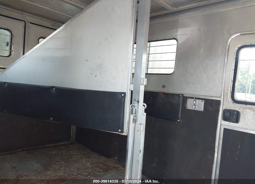 2004 KIEFER BUILT INC --- VIN: 1DVGH18204S045581
