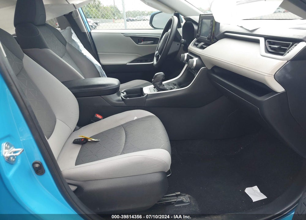 2021 TOYOTA RAV4 XLE VIN: 2T3W1RFV9MW164735