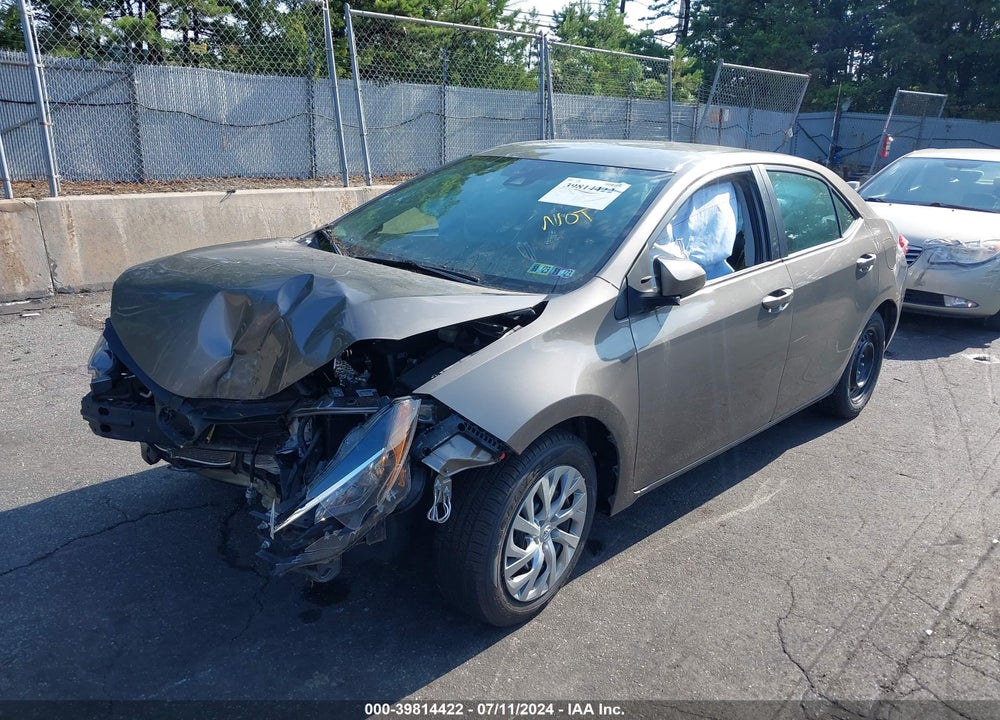 2019 TOYOTA COROLLA LE VIN: 2T1BURHE7KC162685