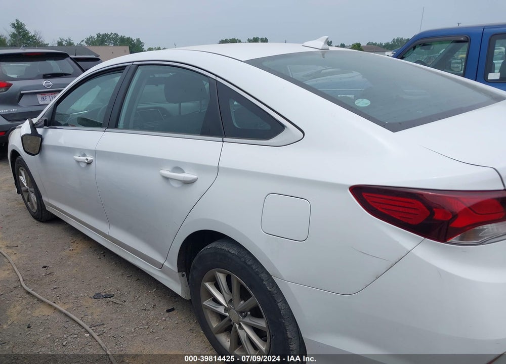 2018 HYUNDAI SONATA SE VIN: 5NPE24AF5JH696661