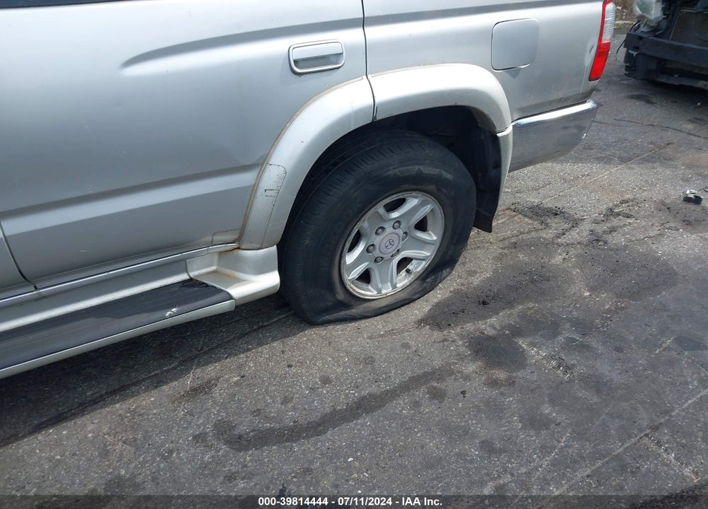 2002 TOYOTA 4RUNNER SR5 VIN: JT3HN86R820388871