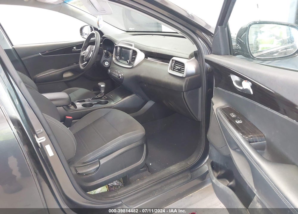 2020 KIA SORENTO 3.3L LX VIN: 5XYPG4A52LG613232
