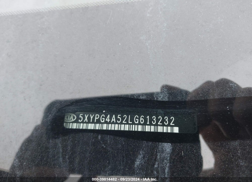 2020 KIA SORENTO 3.3L LX VIN: 5XYPG4A52LG613232