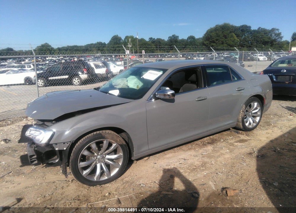 2019 CHRYSLER 300 TOURING VIN: 2C3CCAAG4KH590194