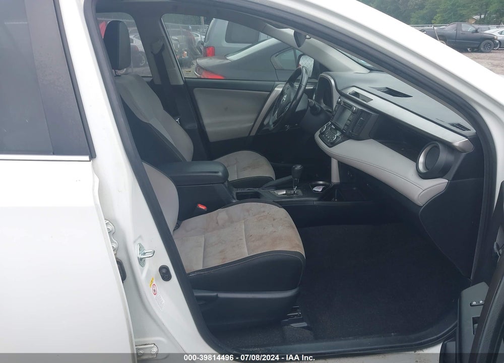 2018 TOYOTA RAV4 XLE VIN: JTMWFREV1JJ178223