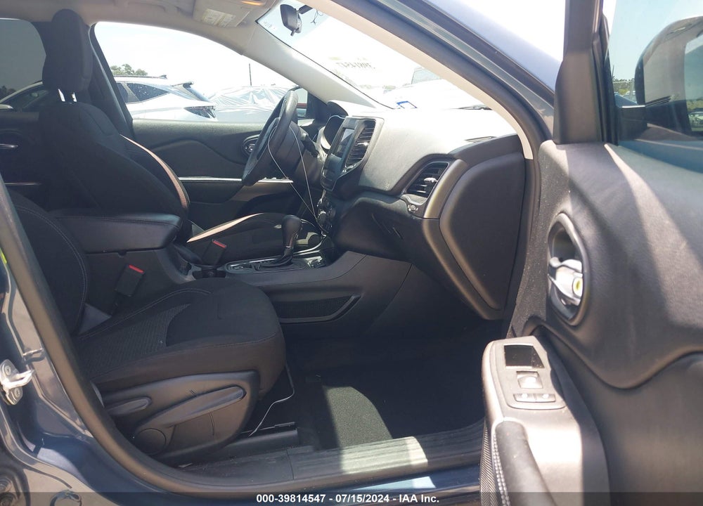2020 JEEP CHEROKEE LATITUDE FWD VIN: 1C4PJLCBXLD556162