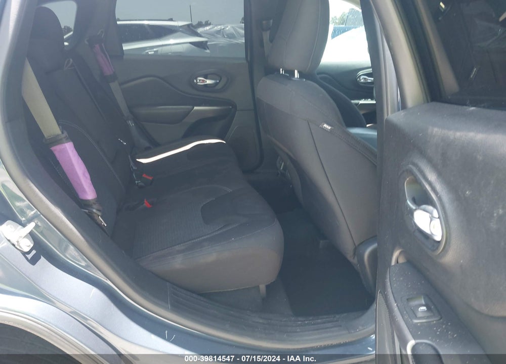 2020 JEEP CHEROKEE LATITUDE FWD VIN: 1C4PJLCBXLD556162