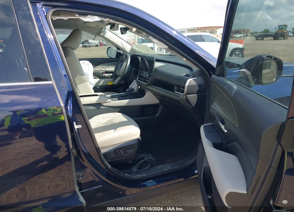 2024 TOYOTA GRAND HIGHLANDER XLE VIN: 5TDAAAA51RS005686