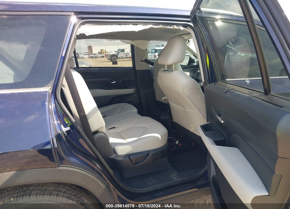 2024 TOYOTA GRAND HIGHLANDER XLE VIN: 5TDAAAA51RS005686