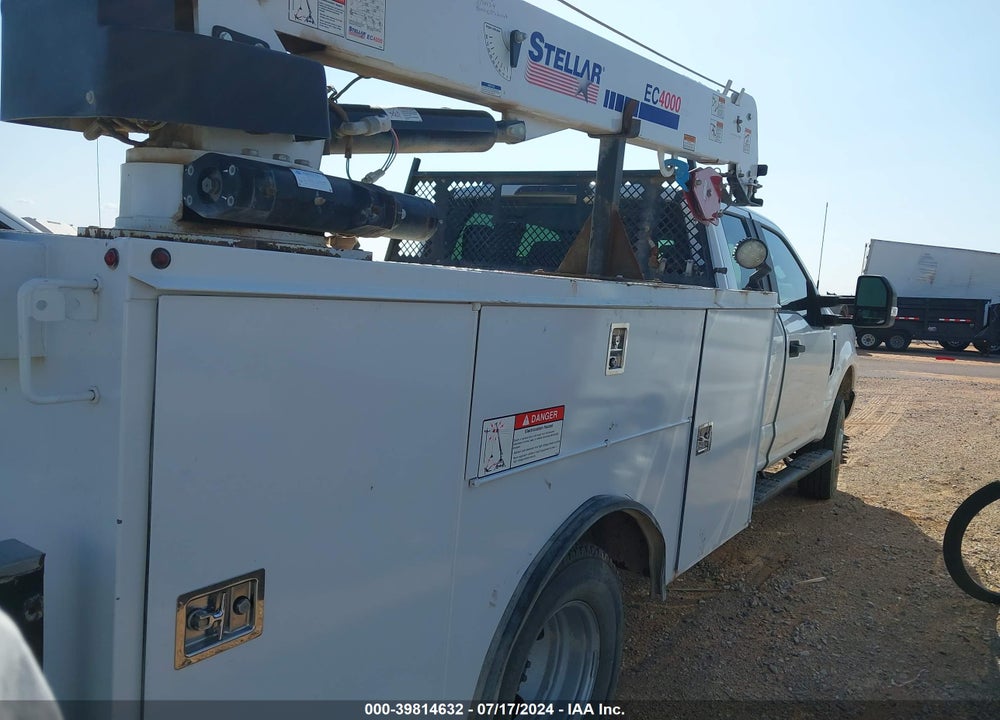 2022 FORD F-350 CHASSIS XL VIN: 1FD8X3H69NEC91399