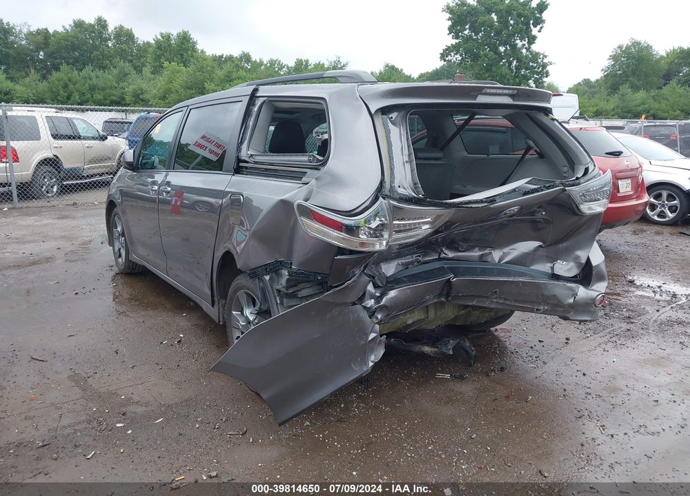 2016 TOYOTA SIENNA SE 8 PASSENGER VIN: 5TDXK3DC0GS747698