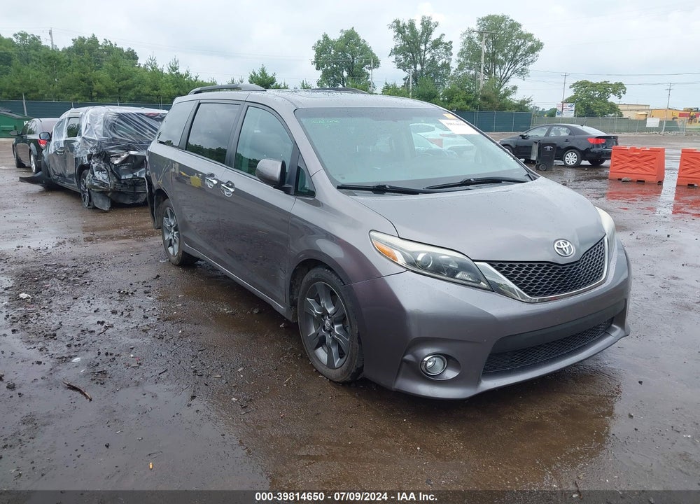 2016 TOYOTA SIENNA SE 8 PASSENGER VIN: 5TDXK3DC0GS747698