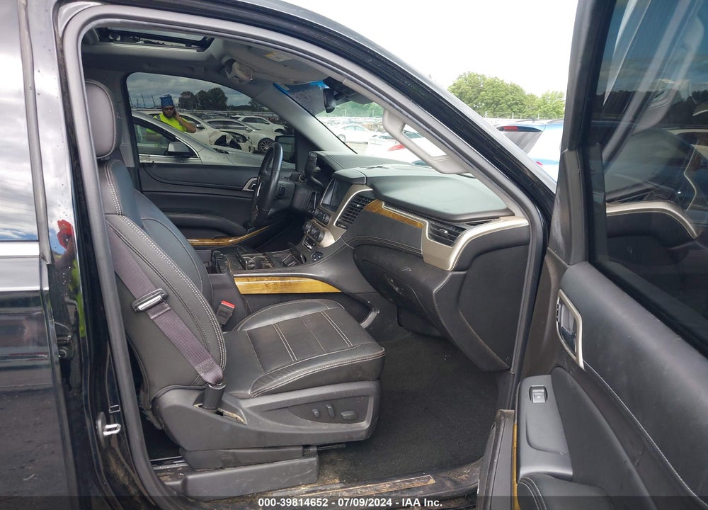 2017 GMC YUKON XL DENALI VIN: 1GKS2HKJ0HR344320