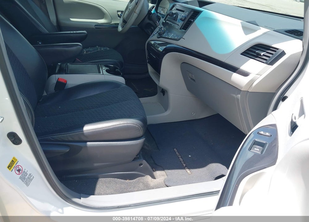2013 TOYOTA SIENNA SE 8 PASSENGER VIN: 5TDXK3DC0DS311008