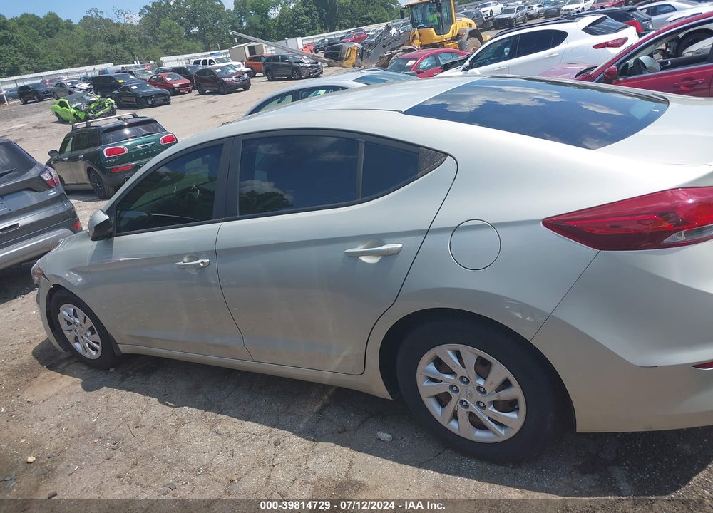 2018 HYUNDAI ELANTRA SE VIN: 5NPD74LF4JH353074