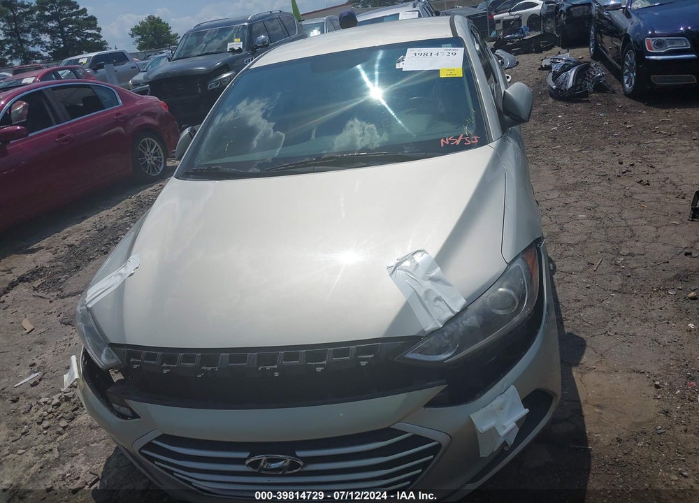 2018 HYUNDAI ELANTRA SE VIN: 5NPD74LF4JH353074