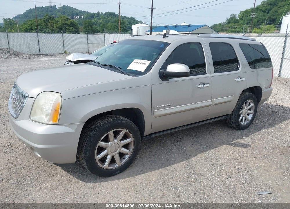 2007 GMC YUKON DENALI VIN: 1GKFK63827J327596