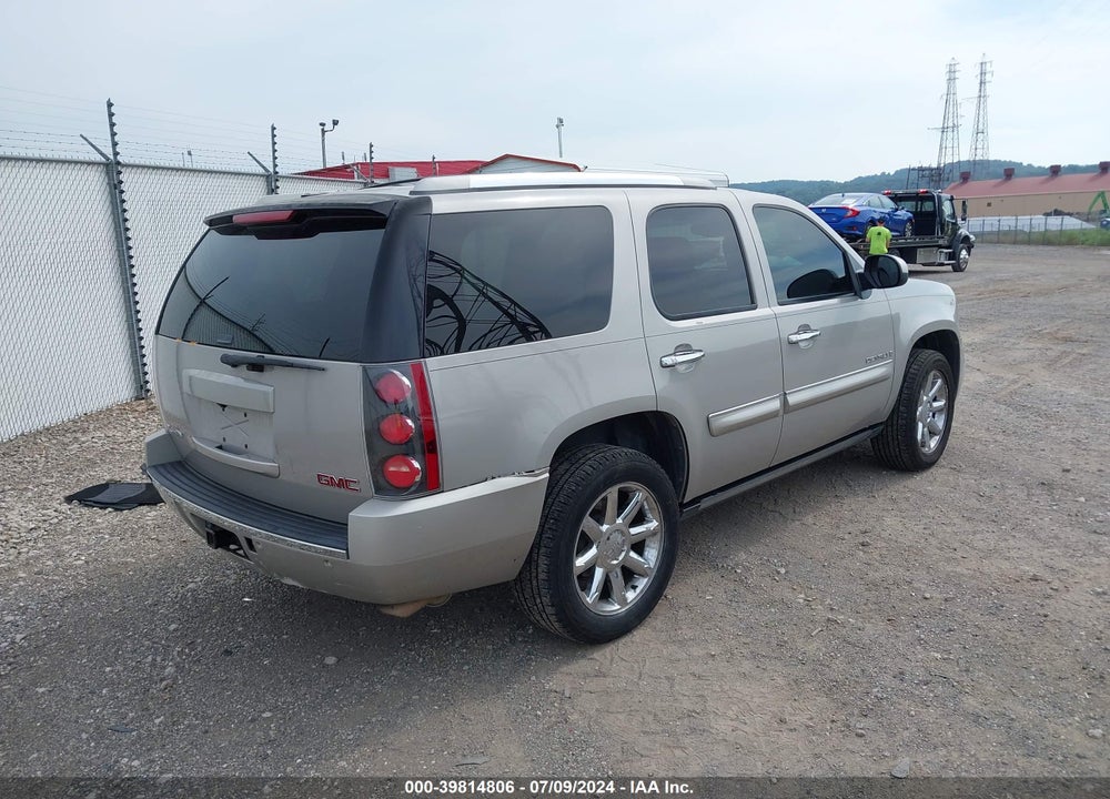 2007 GMC YUKON DENALI VIN: 1GKFK63827J327596
